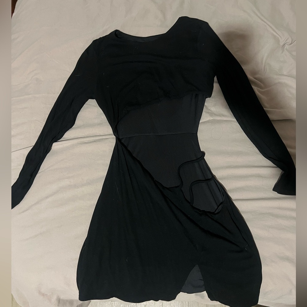 Black dress from princess Polly with cut out.  Perfect condition, size 8 US